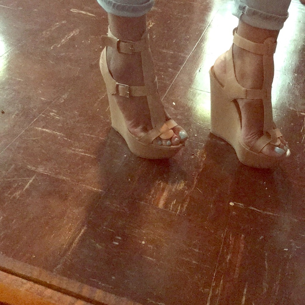 Breckelle’s Wedges